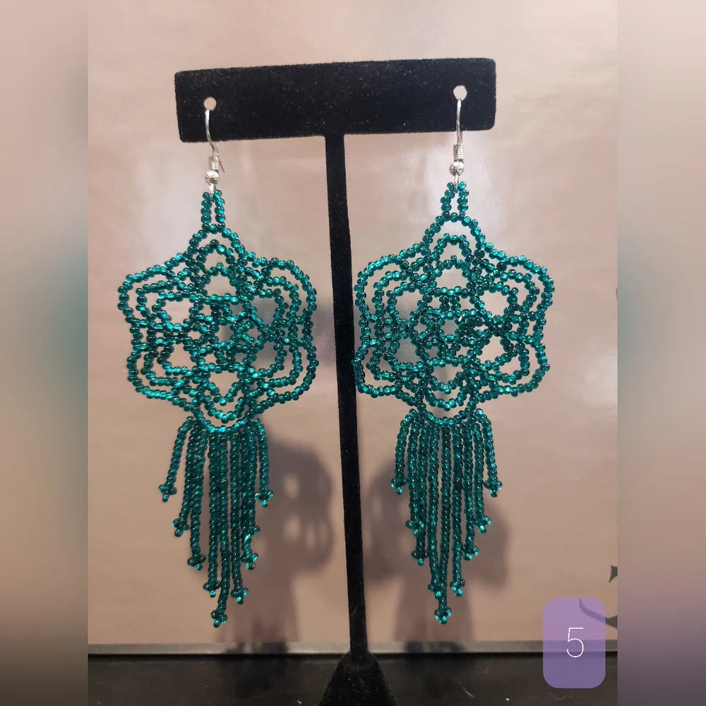 Beaded earrings - Picture 5 of 10
